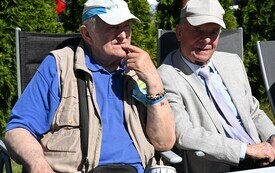 Seniorzy uczcili dzień małego kwiatka 