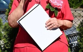 Seniorzy uczcili dzień małego kwiatka