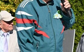 Seniorzy uczcili dzień małego kwiatka 