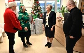 Prezenty dla hospicjum od pracownik&oacute;w MOPS 1