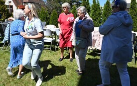 Seniorzy uczcili dzień małego kwiatka 