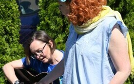 Seniorzy uczcili dzień małego kwiatka
